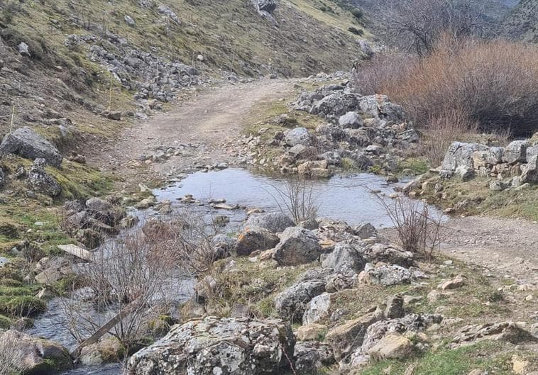 La carretera de Babia hacia Asturias que lleva 40 años «en tramitación»